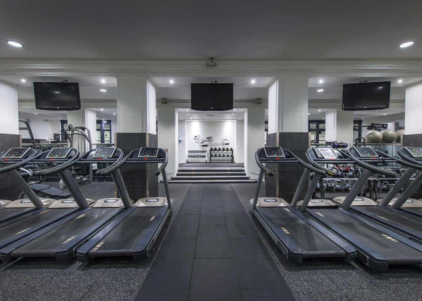 La Fitness - Hilton Waldorf, London
